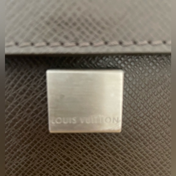 ⚡️⚡️‼️💲SALE⚡️⚡️Louis Vuitton Vintage crossbody Taiga Pochette Kurgan M32448 - Picture 2 of 12